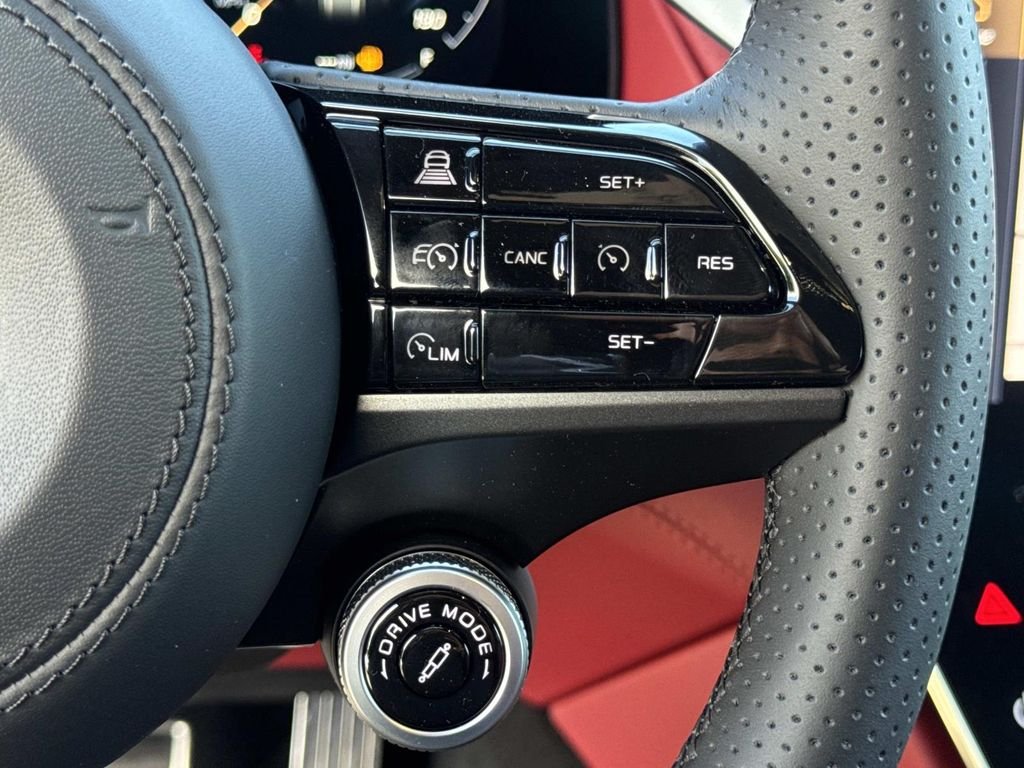2026 Maserati Grecale Modena V6 - Photo 9