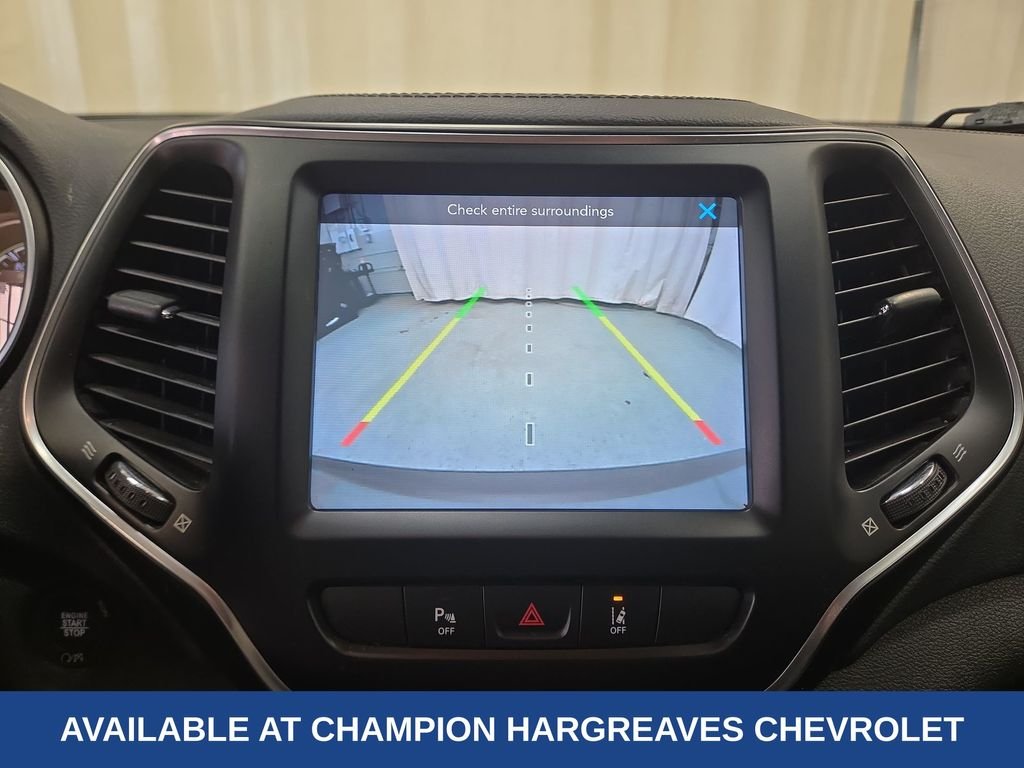 Used 2021 Gray Clearcoat Jeep Latitude Lux image 19