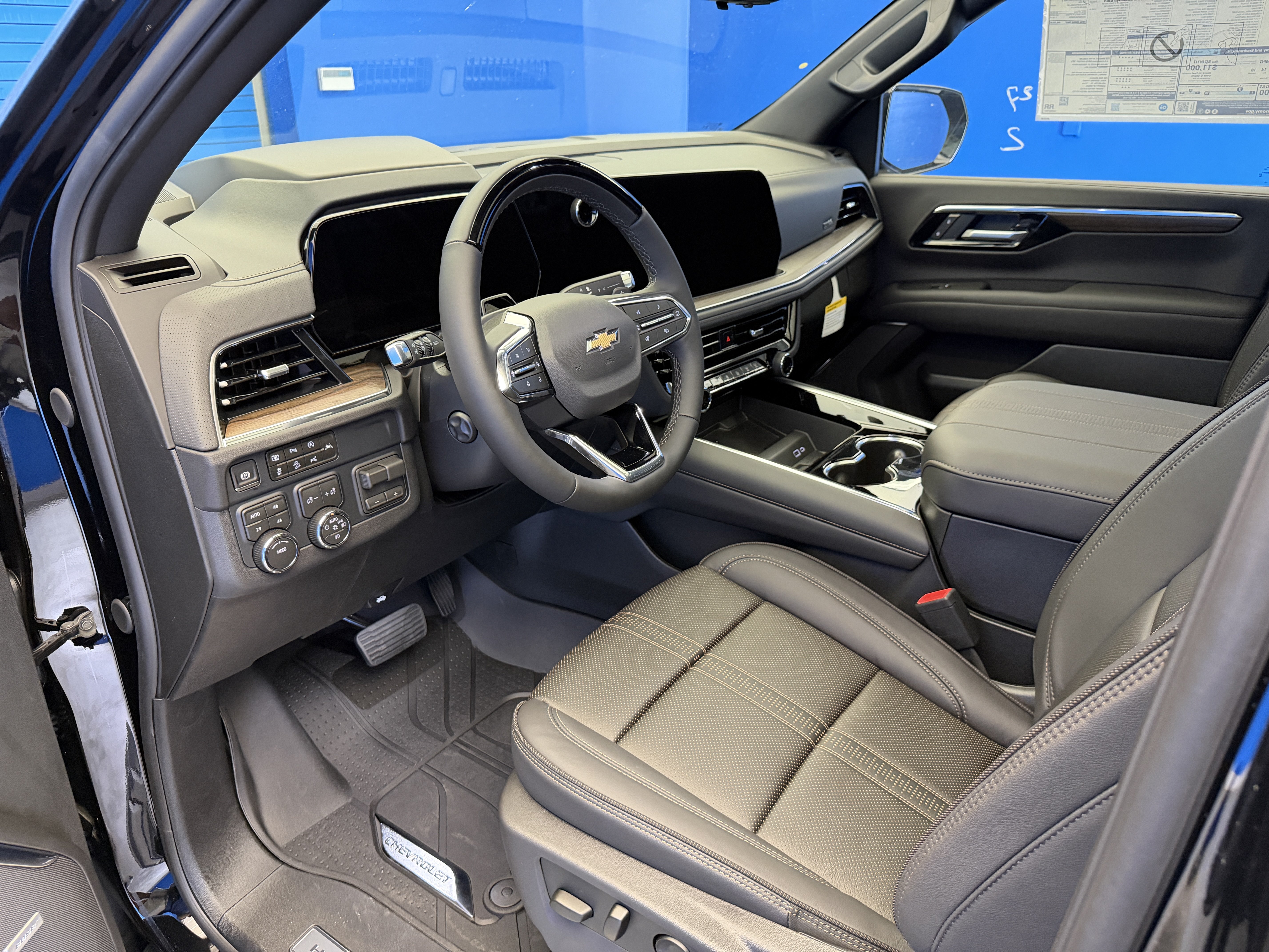 2026 Chevrolet Suburban High Country - Photo 13