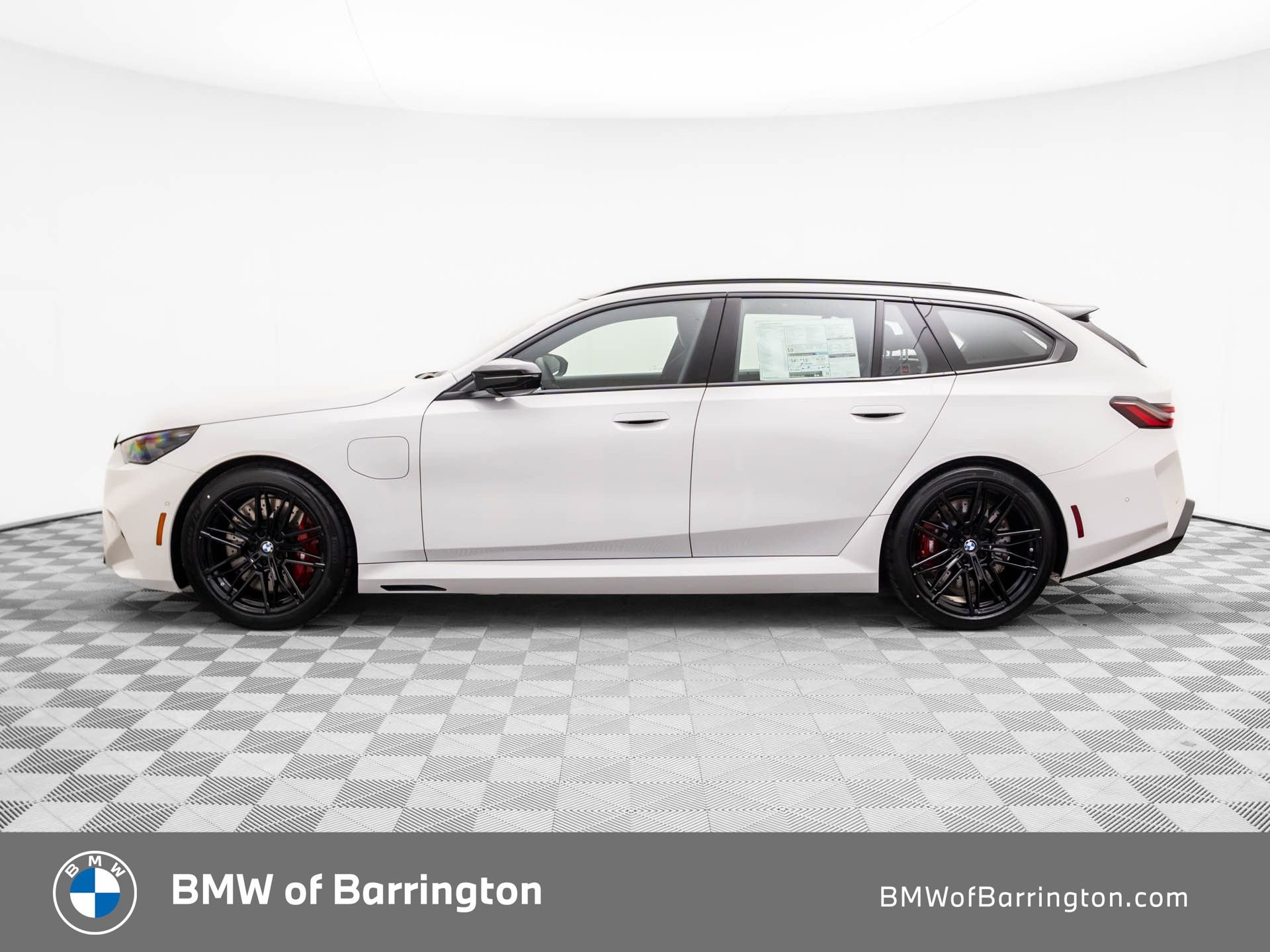 New 2026 Alpine White BMW Base image 2