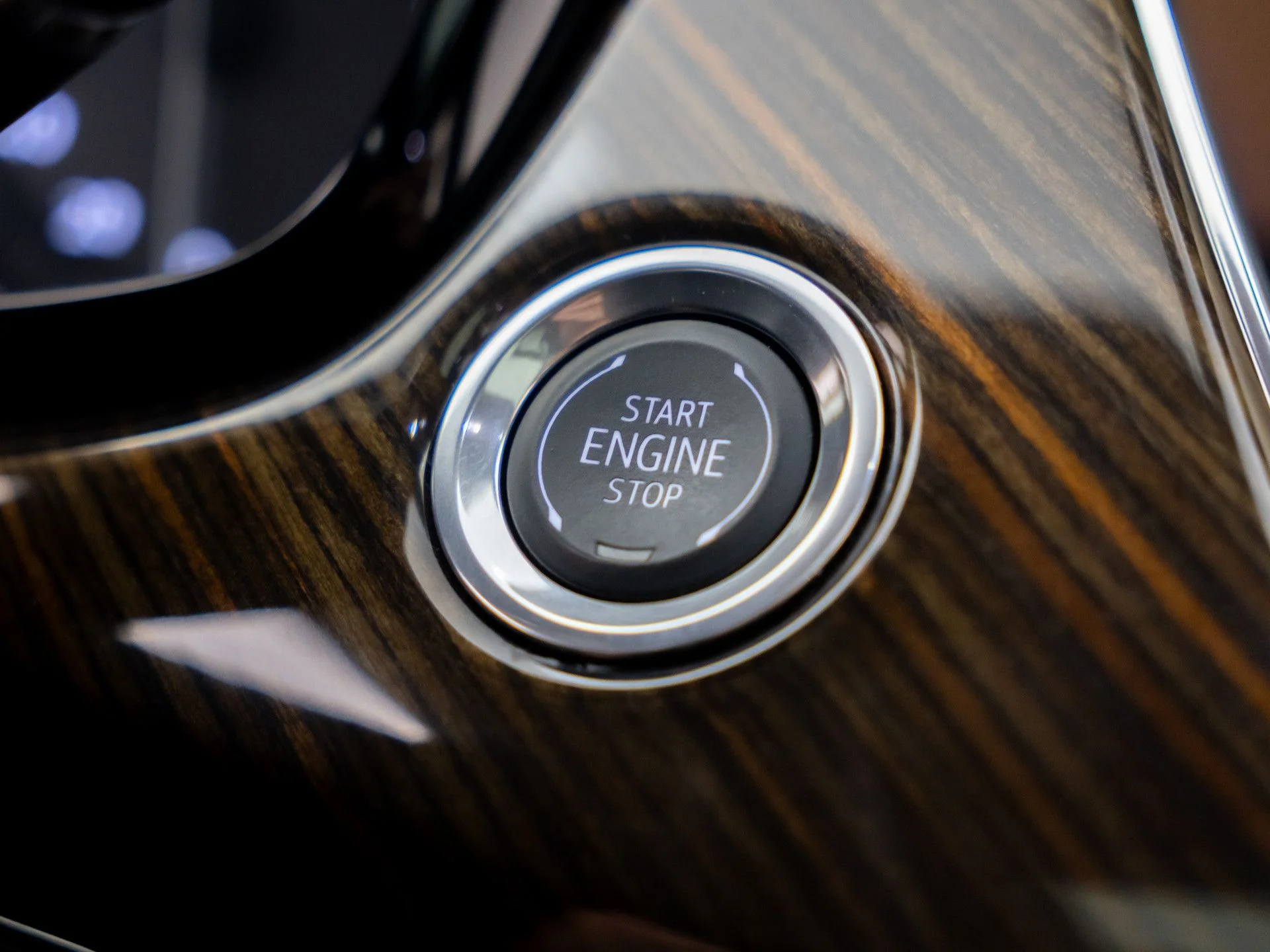 Used 2025 Black Cadillac Premium Luxury image 19