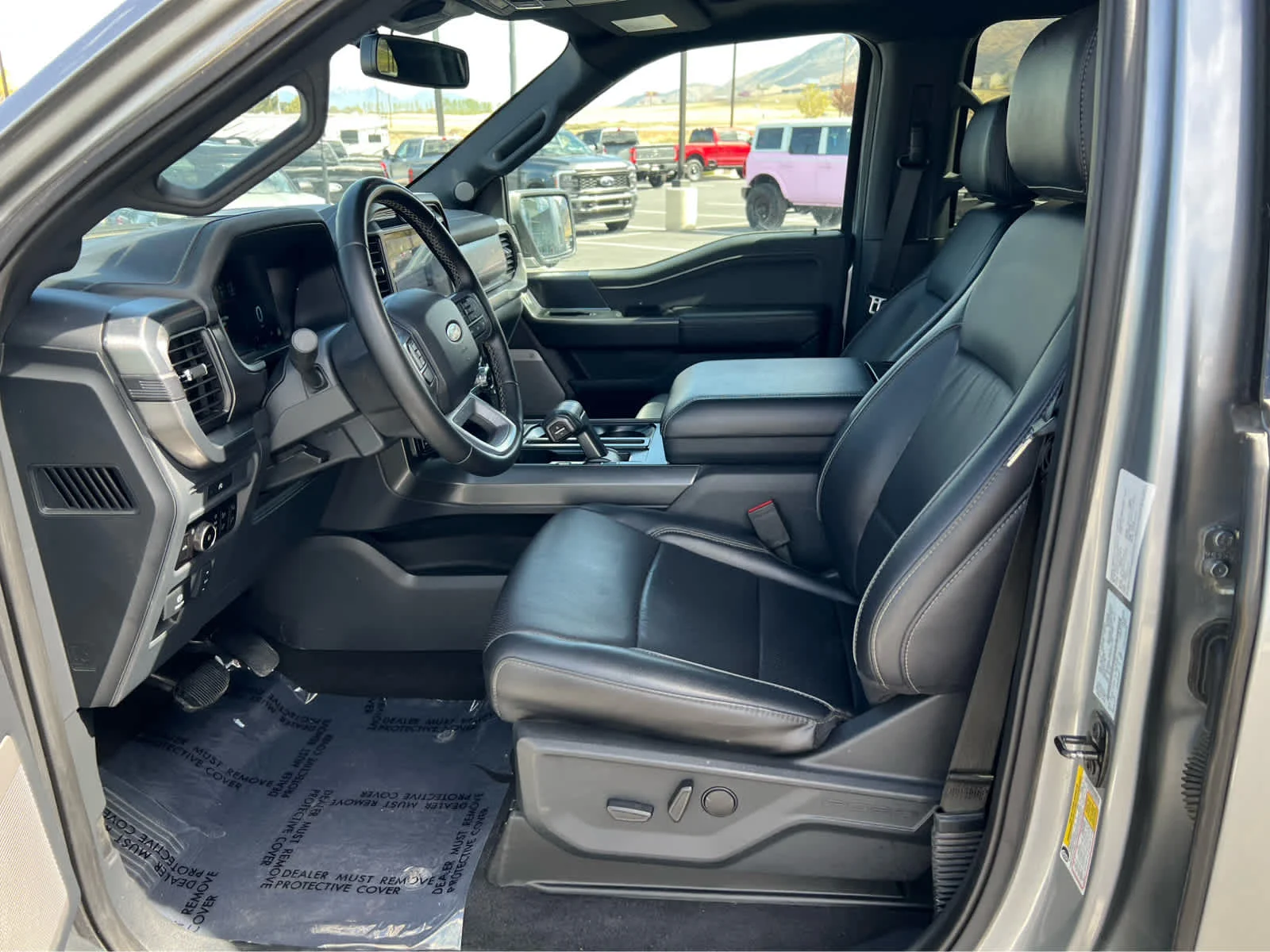 Used 2025 Iconic Silver Metallic Ford LARIAT image 29
