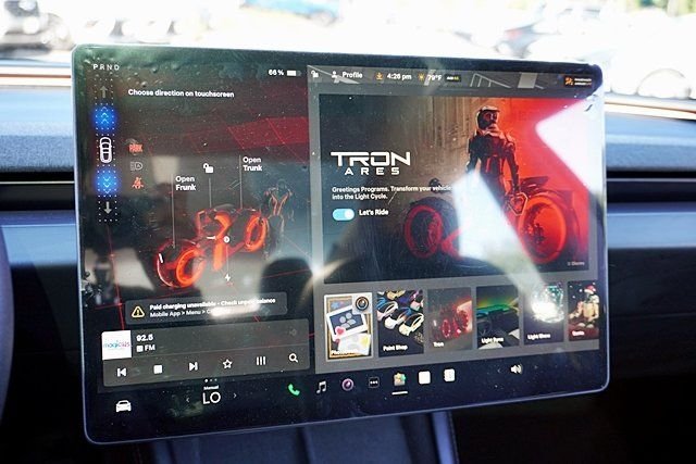 Used 2025  Tesla Long Range image 27