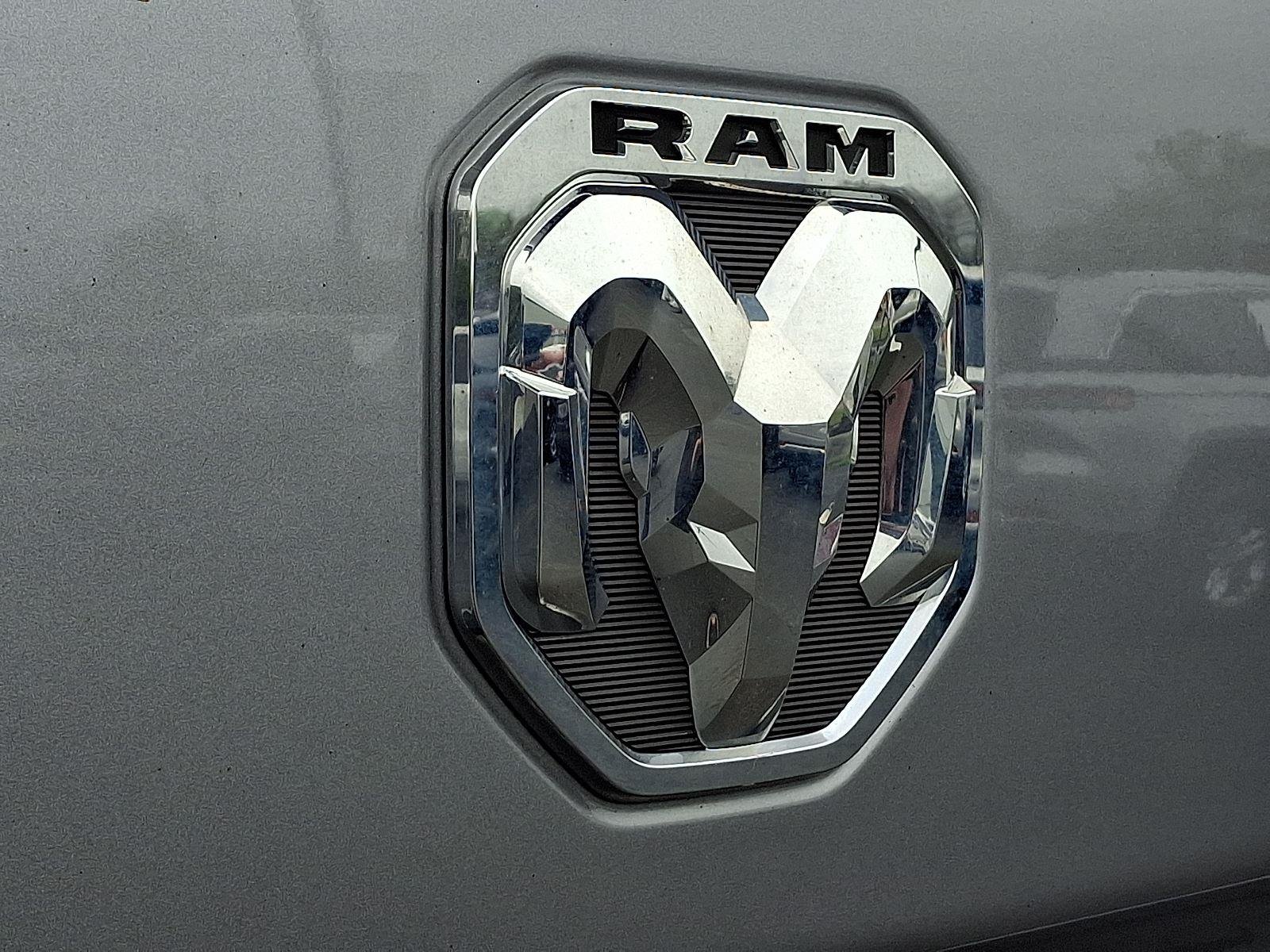 Used 2024 Billet Silver Metallic Clearcoat Ram Laramie image 32