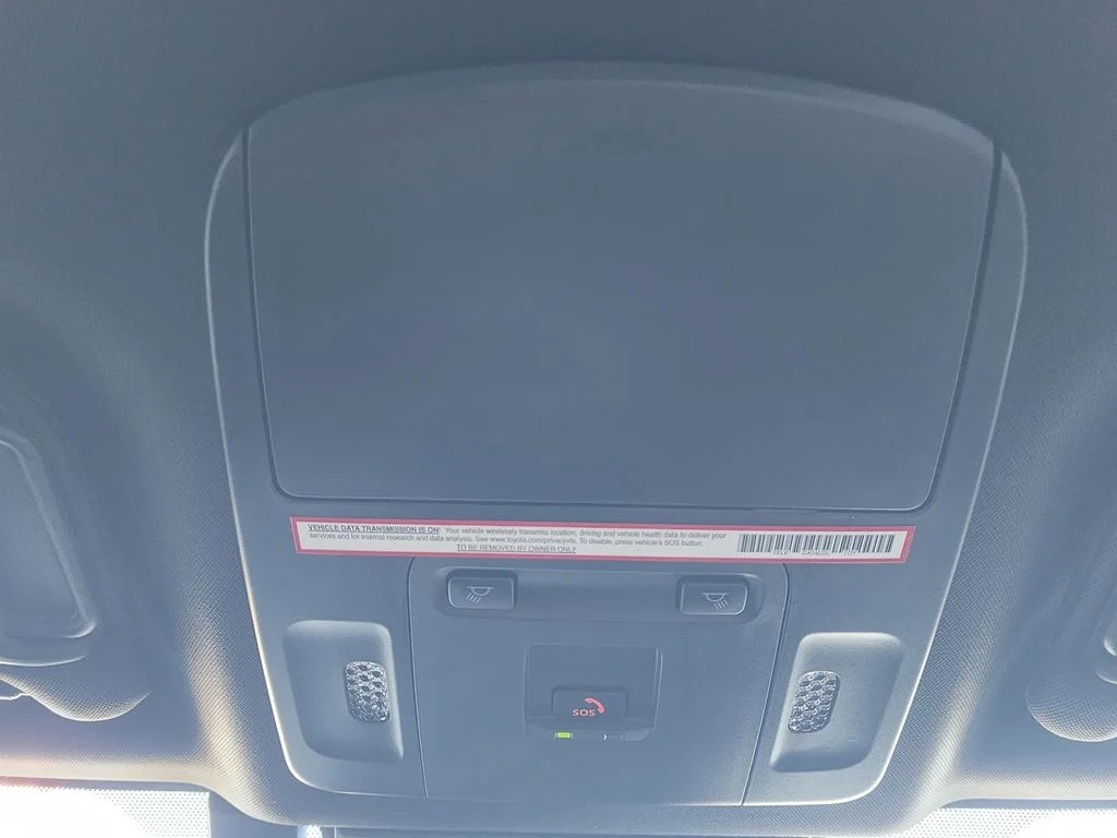 2025 Toyota Camry SE - Photo 22