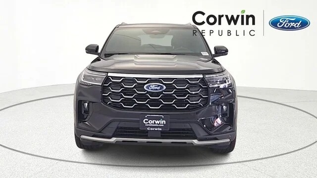 New 2026 Agate Black Metallic Ford Platinum™ image 28