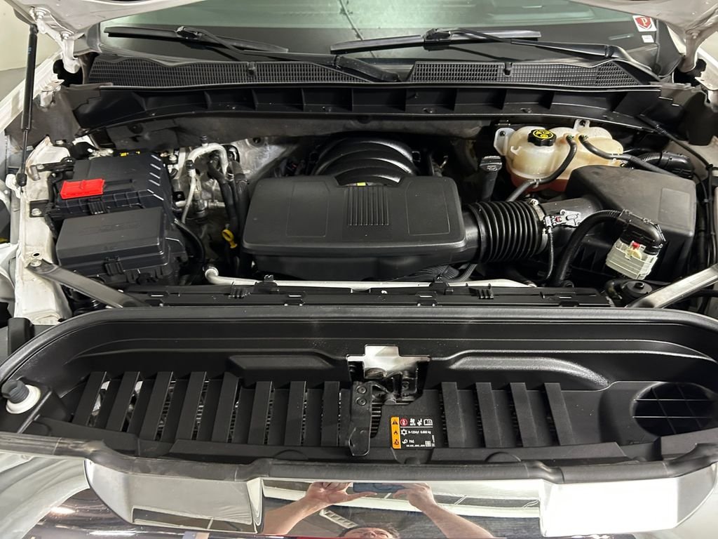 Used 2024 White GMC SLT image 20