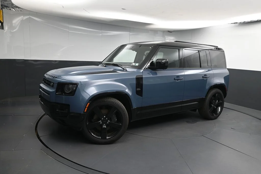 2026 Land Rover Defender 110 X-Dynamic SE P400's photo
