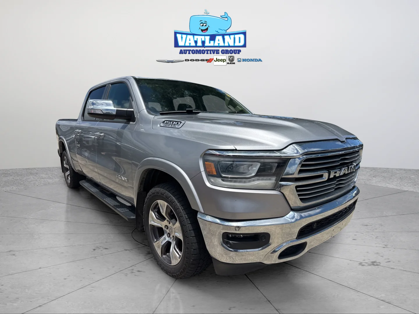 Used 2019 Billet Silver Metallic Ram Laramie image 16
