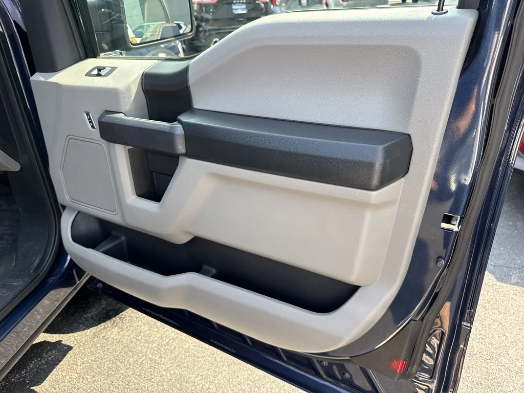 Used 2018 Blue Ford XL image 28