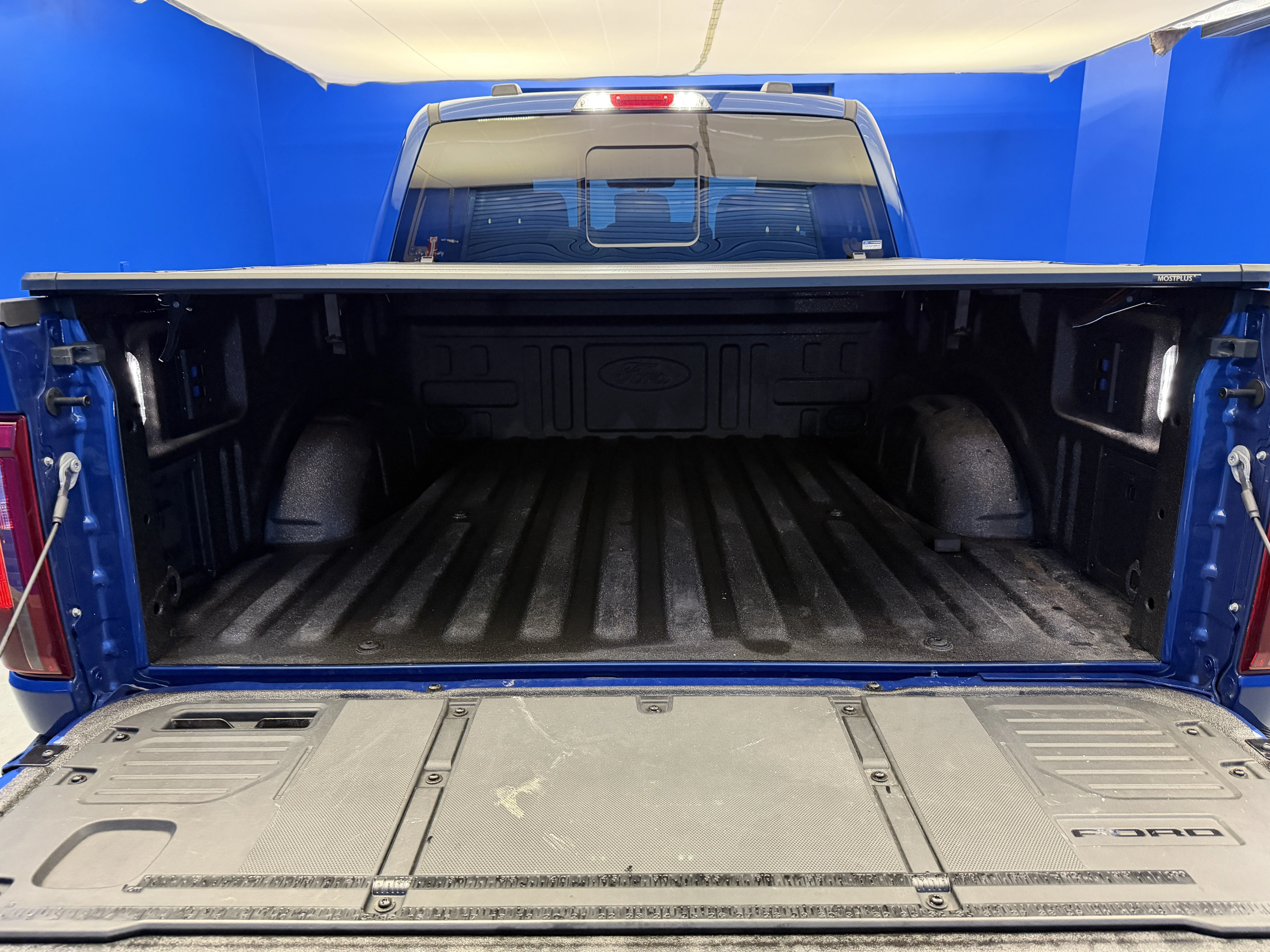 Used 2024 Atlas Blue Metallic Ford XLT image 29