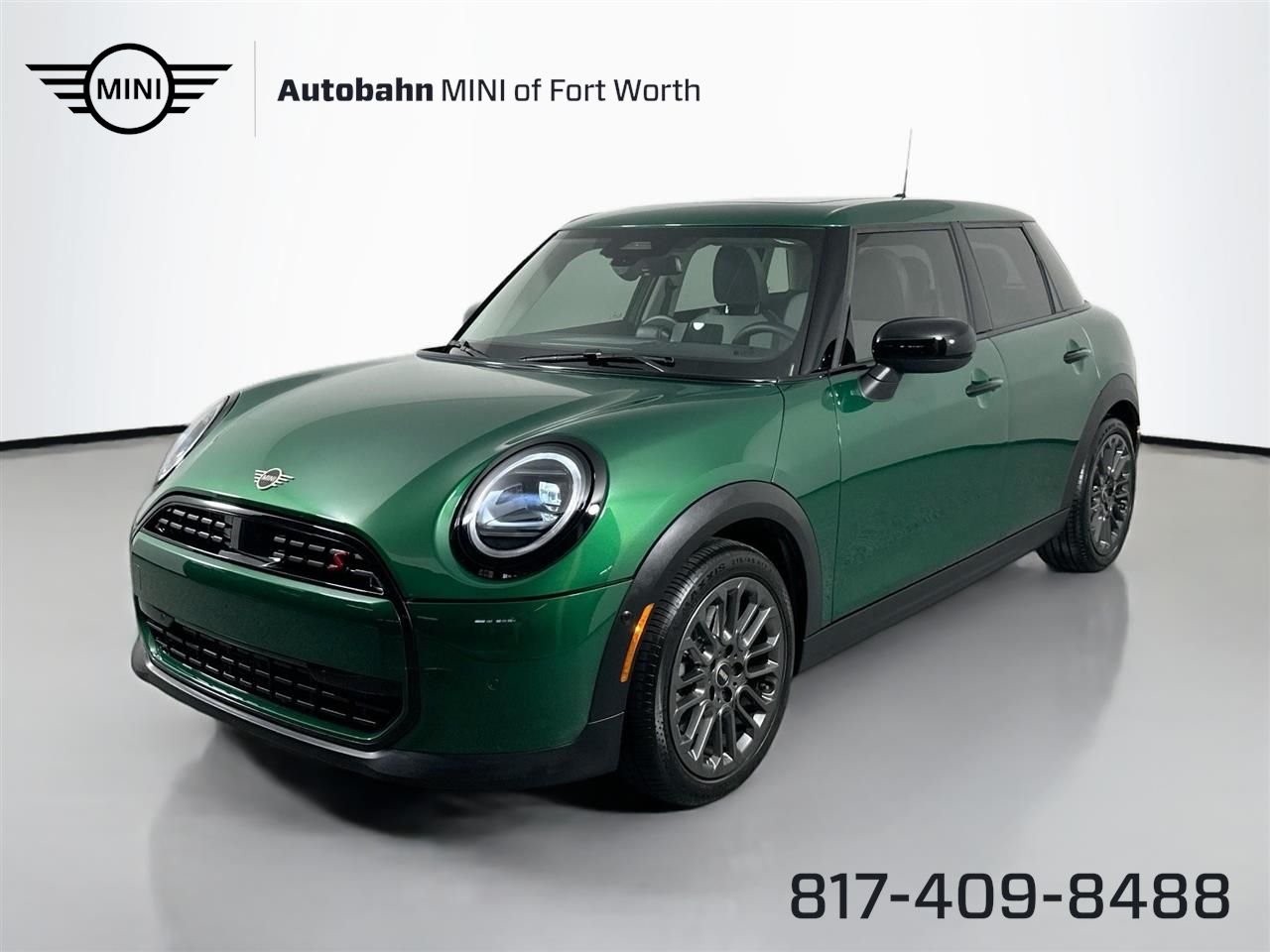 2025 MINI Hardtop Cooper S Signature's photo