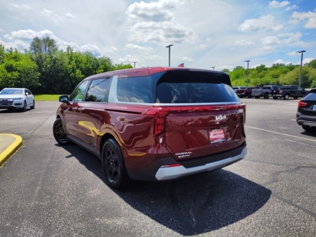 Used 2025 Red Kia LXS image 5
