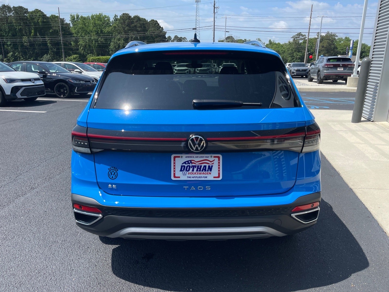 New 2026 Cornflower Blue Volkswagen SE image 13