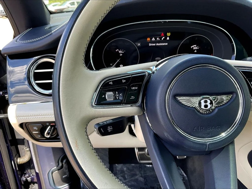 Used 2021  Bentley V8 image 11