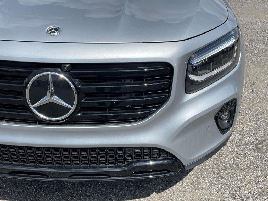 New 2026 Cirrus Silver Metallic Mercedes-Benz GLB 250 image 9
