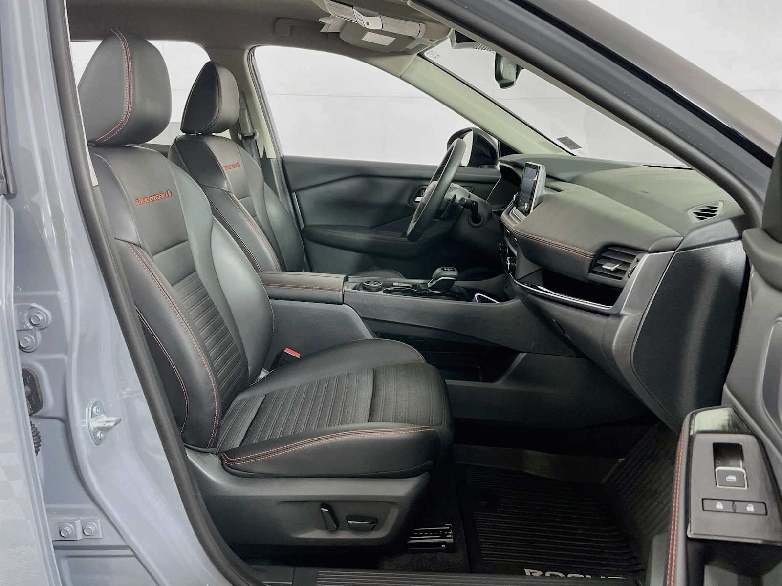 Certified Used 2025 Boulder Gray Pearl Nissan Rock Creek image 25