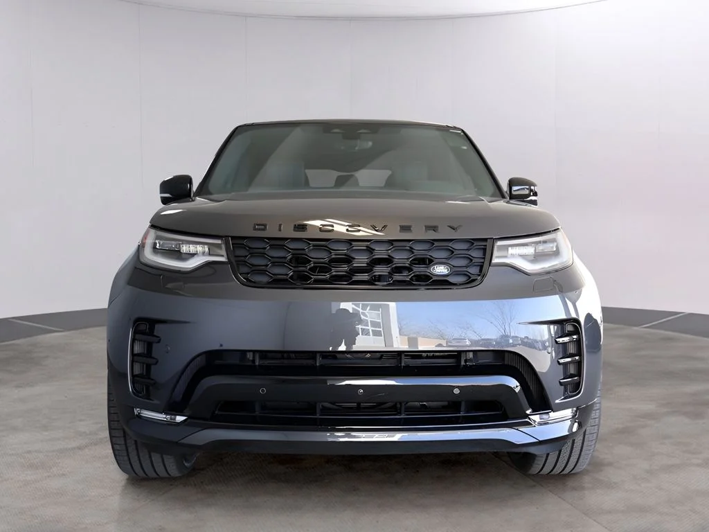 Certified Used 2025 Carpathian Gray Premium Metallic Land Rover Dynamic SE image 2