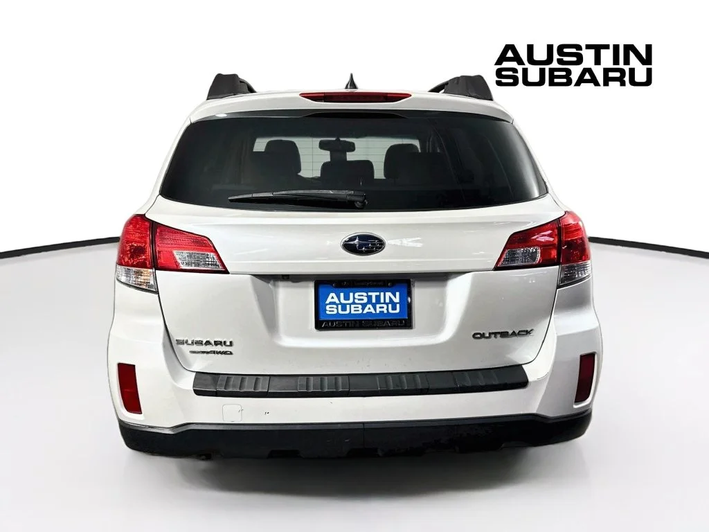 Used 2014 White Subaru 2.5i image 6