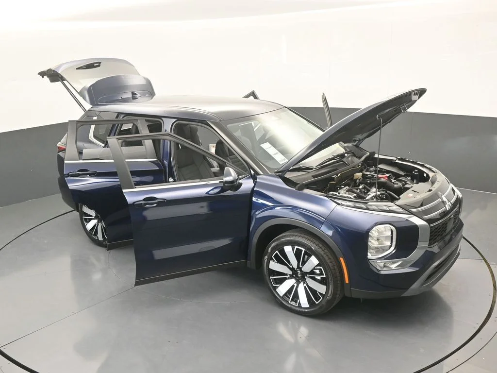 New 2026 Cosmic Blue Metallic Mitsubishi SE image 81