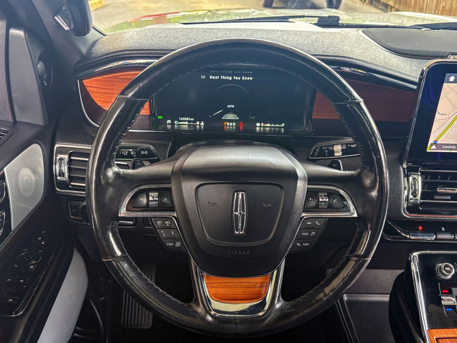 Used 2019 White Lincoln Reserve image 32