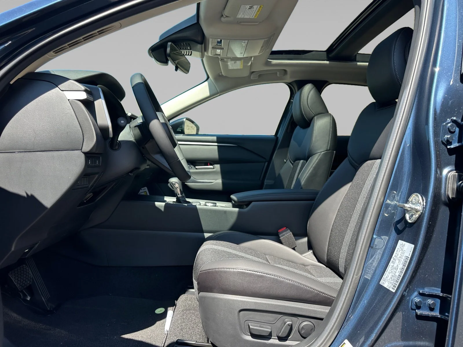 2025 Mazda CX-50 Premium - Photo 12