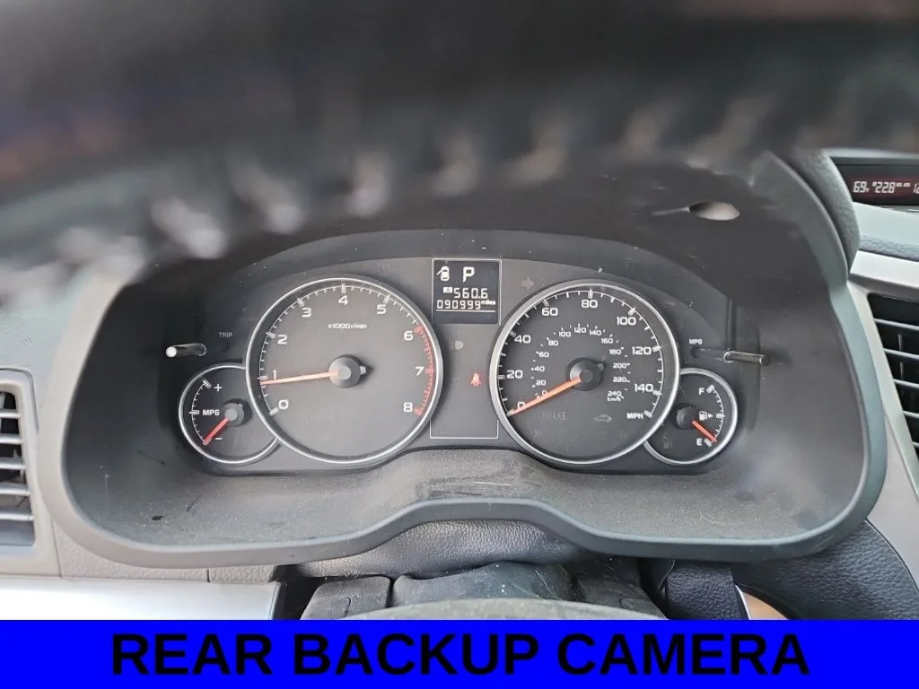 Used 2014 Silver Subaru 2.5i Premium image 4
