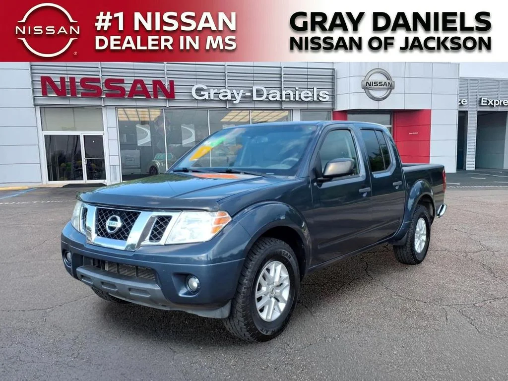 Used 2019 Blue Nissan SV image 3