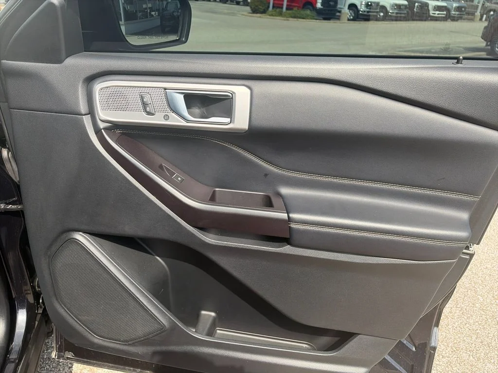 Used 2020 Black Ford Limited image 20