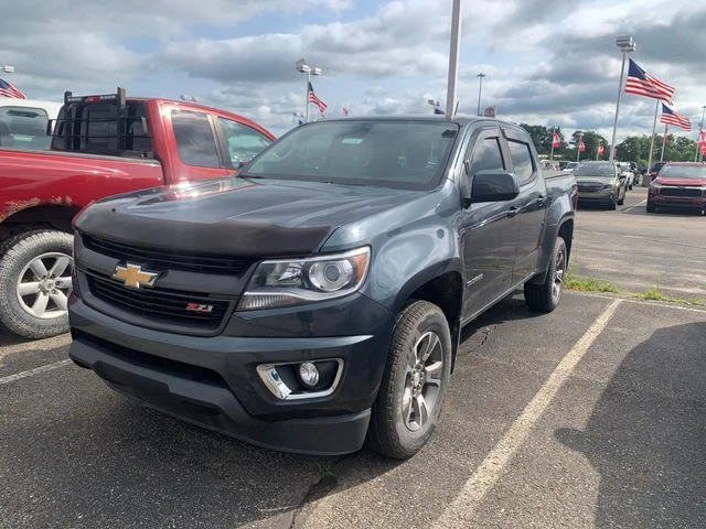 Used 2019 Gray Chevrolet Z71 image 4