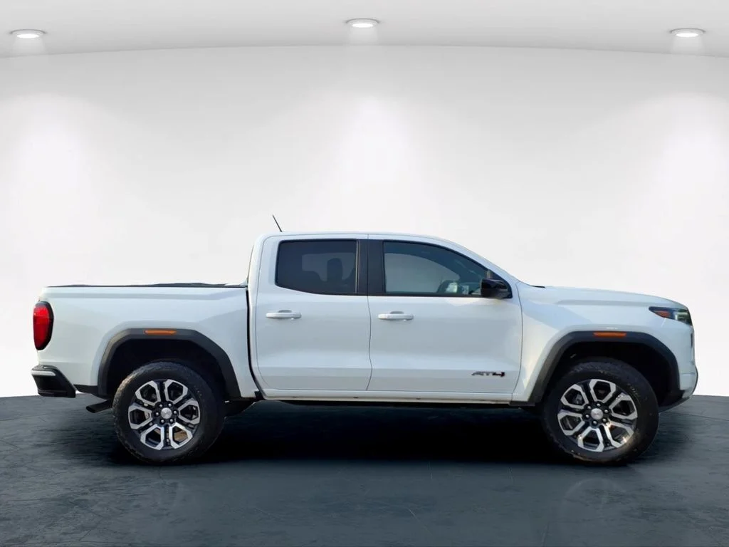 Used 2023 White GMC AT4 image 7