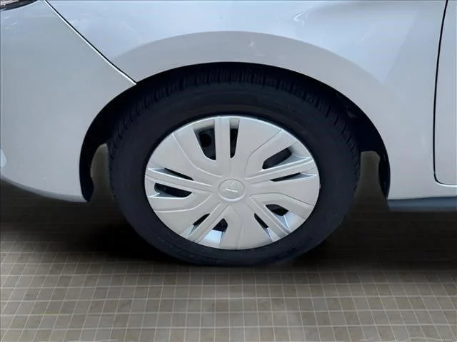 Used 2024  Mitsubishi ES image 18
