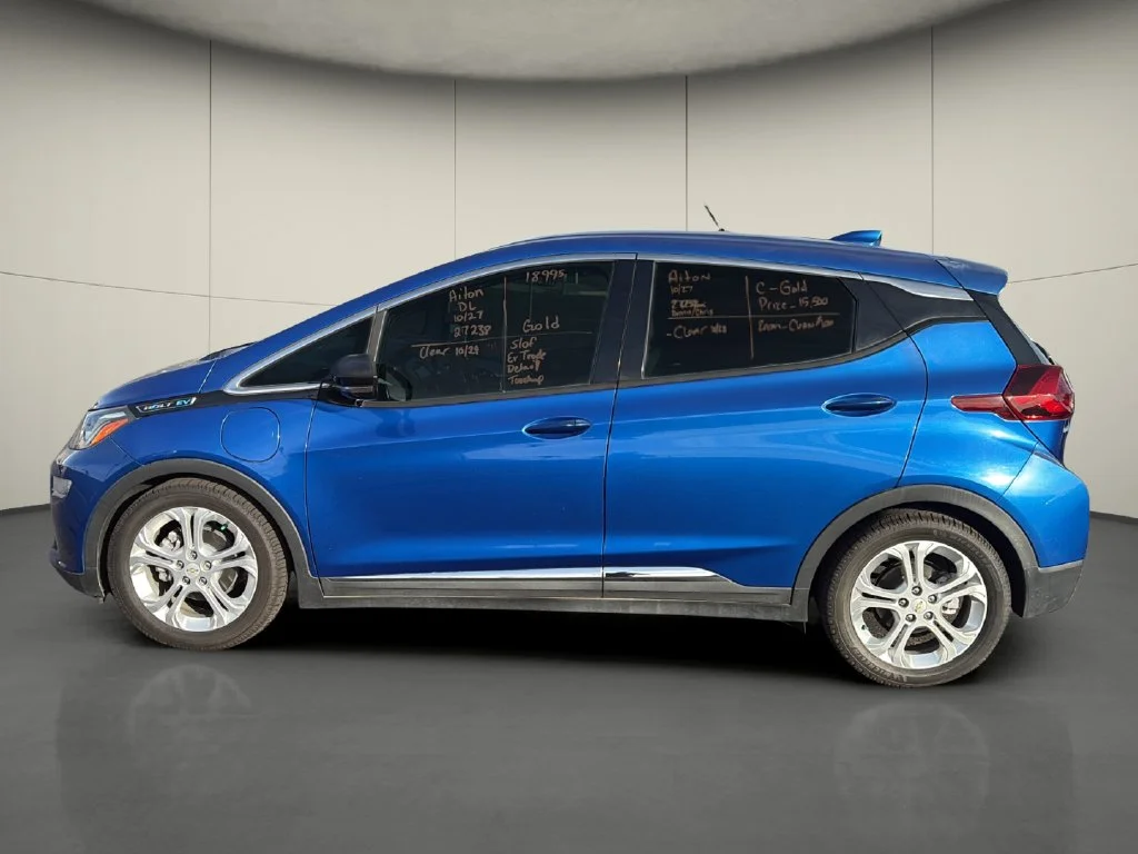 Used 2020 Blue Chevrolet LT image 4