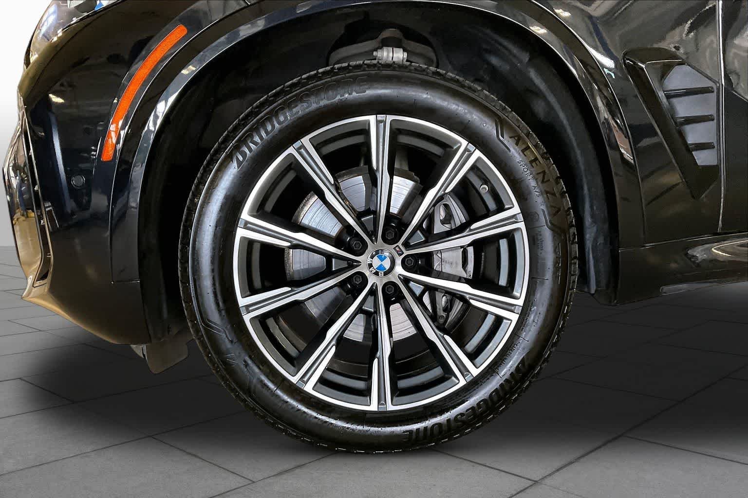Used 2026 Black Sapphire Metallic BMW xDrive40i image 10