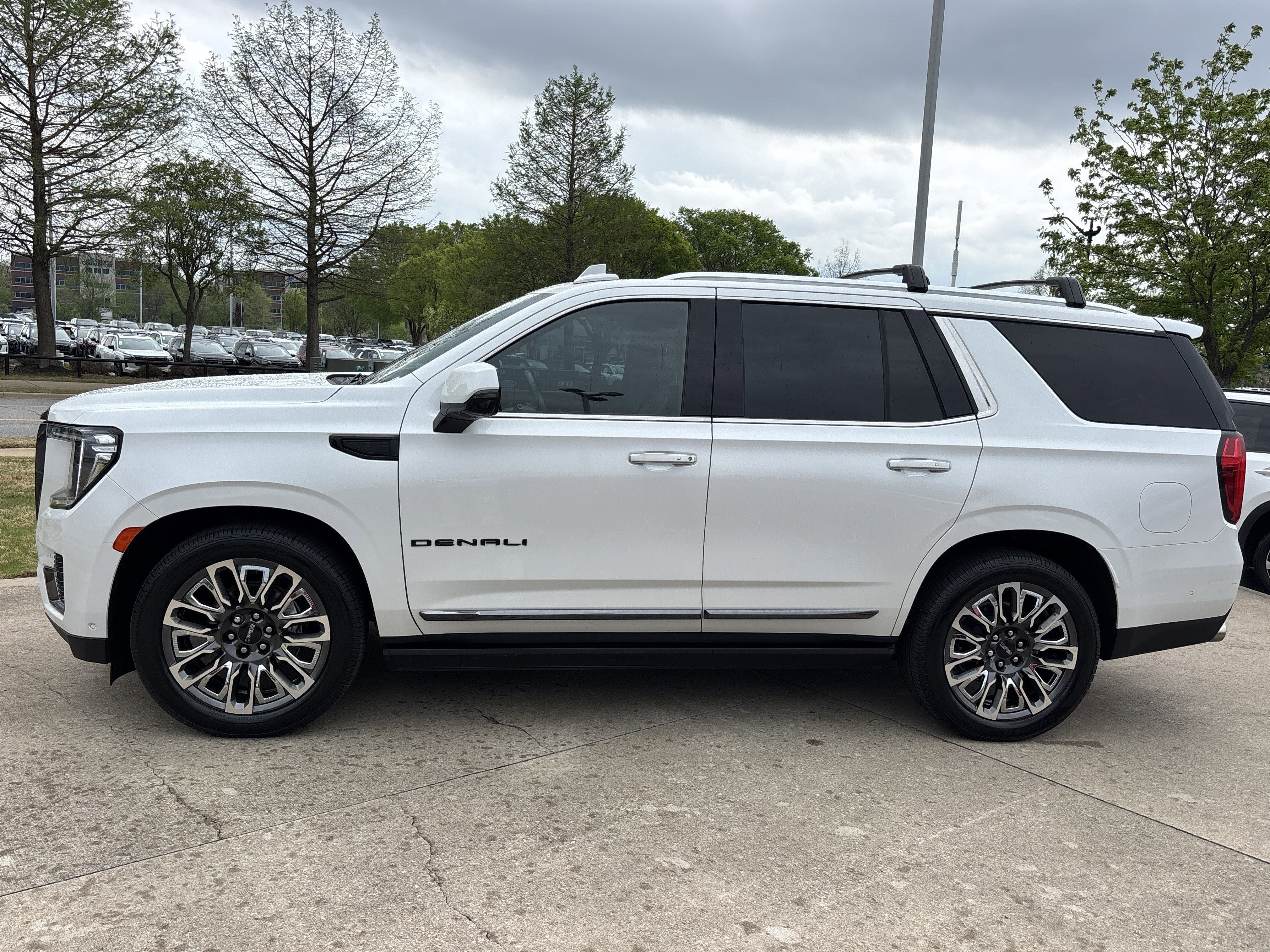 Used 2023 White Frost Tricoat GMC Denali Ultimate 4WD image 11