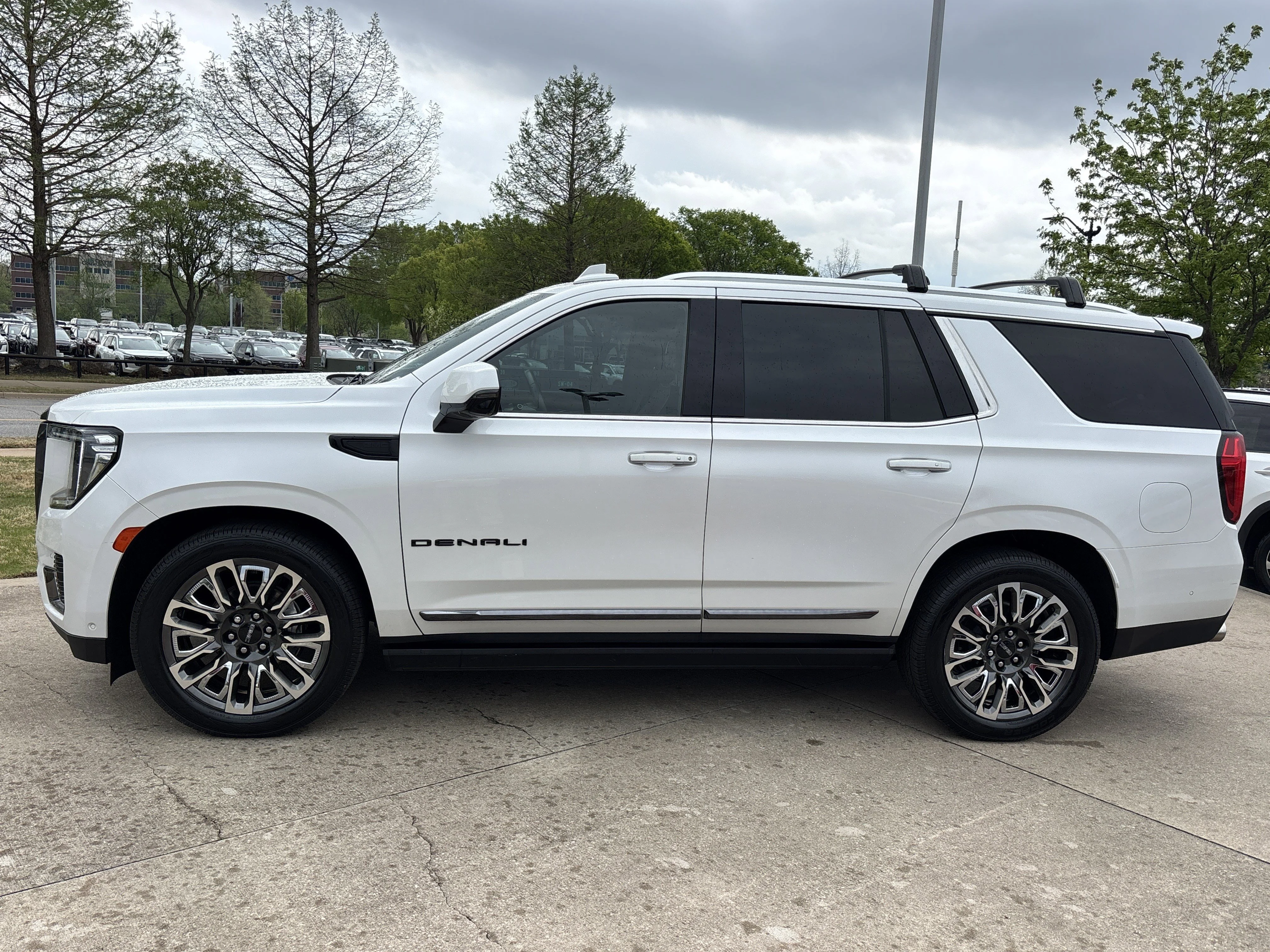 Used 2023 White Frost Tricoat GMC Denali Ultimate 4WD image 11