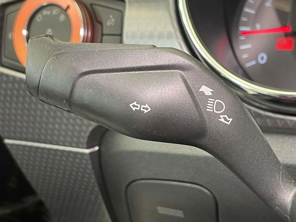 Used 2015 Blue Ford GT Premium image 34