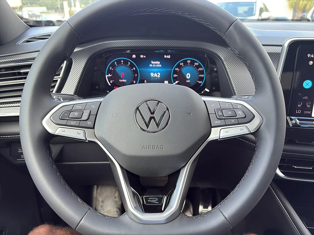 New 2026 Opal White Pearl Volkswagen 2.0T SEL Premium R-Line 4MOTION image 24