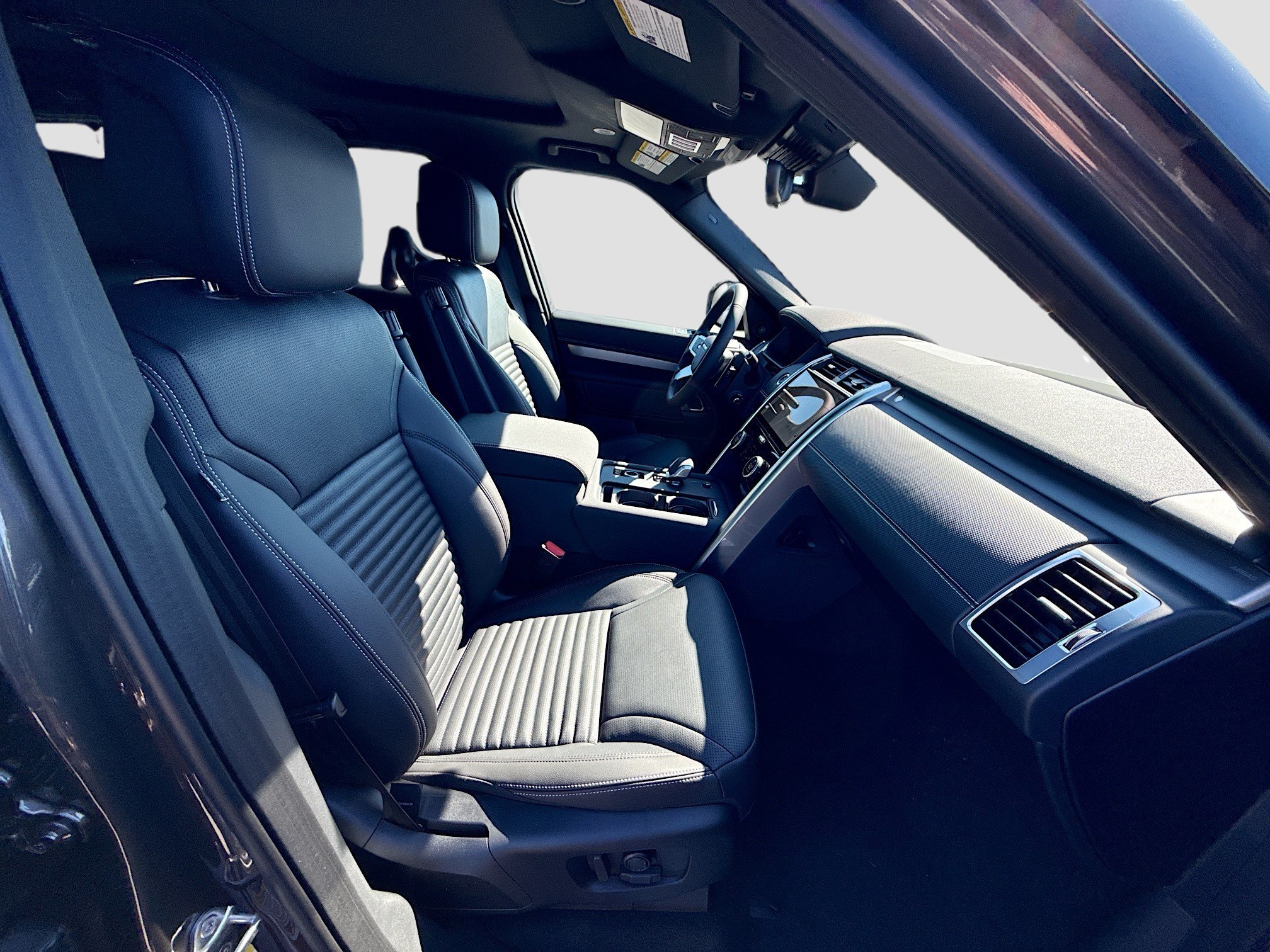 2026 Land Rover Discovery Dynamic SE - Photo 16