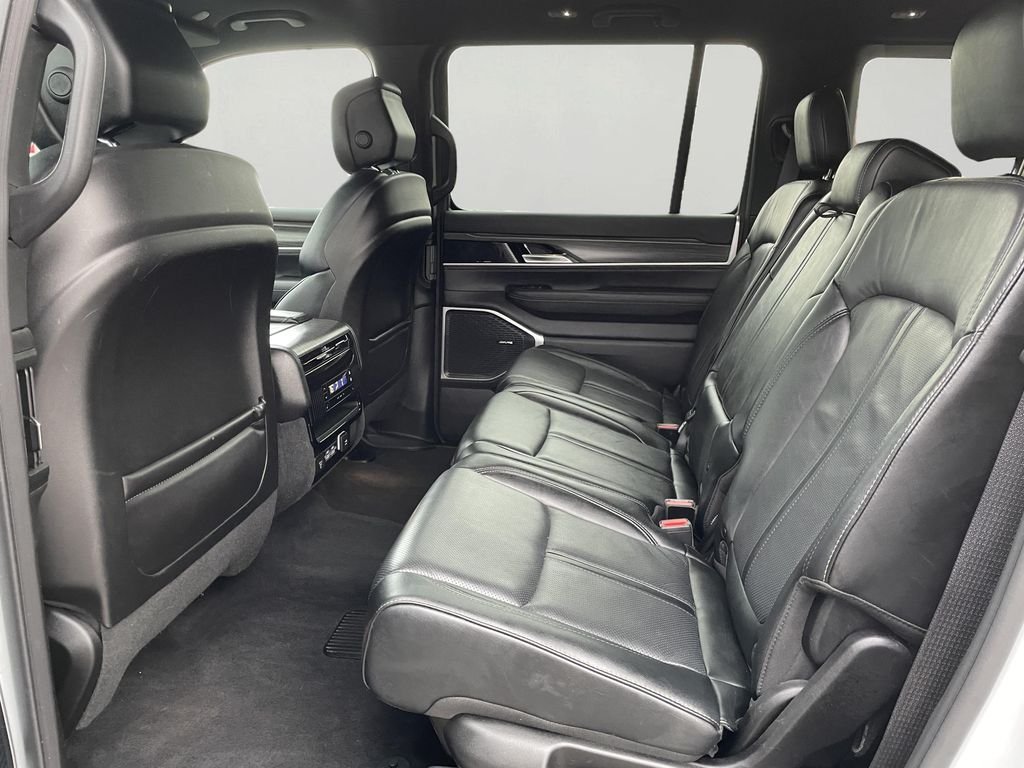 2023 Jeep Wagoneer Series III - Photo 11