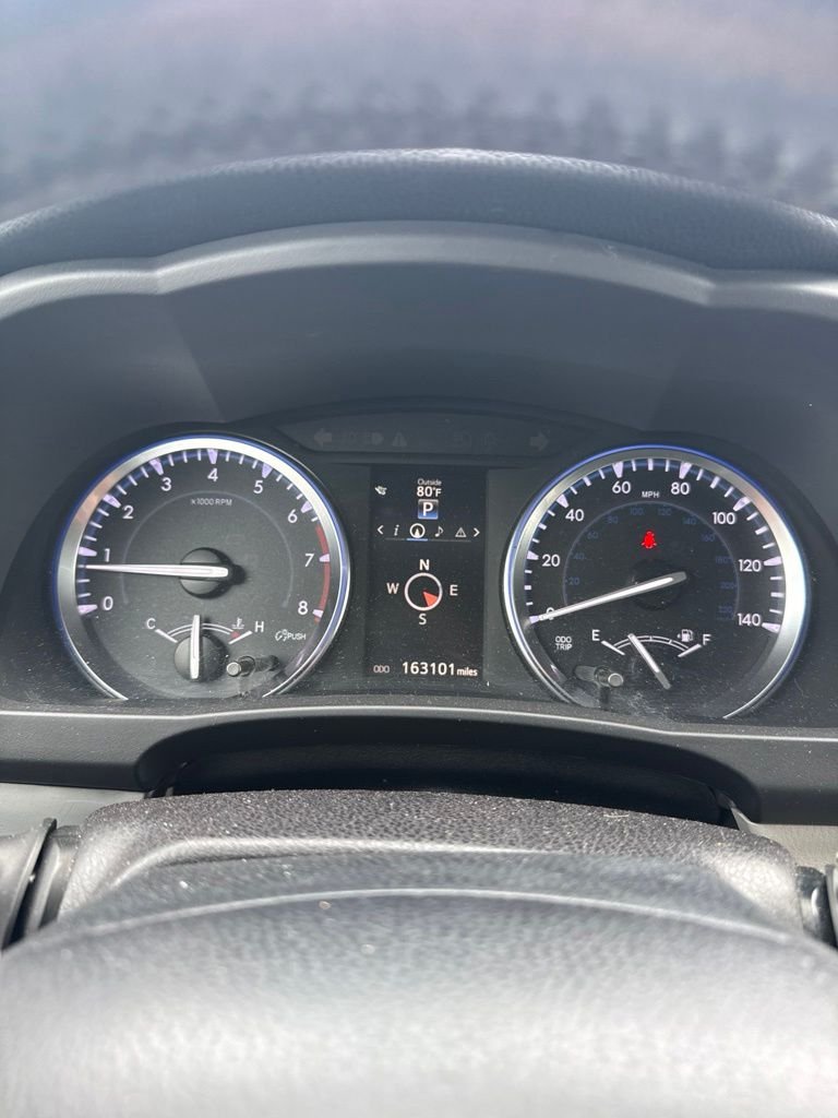 Used 2016 White Toyota XLE V6 image 7