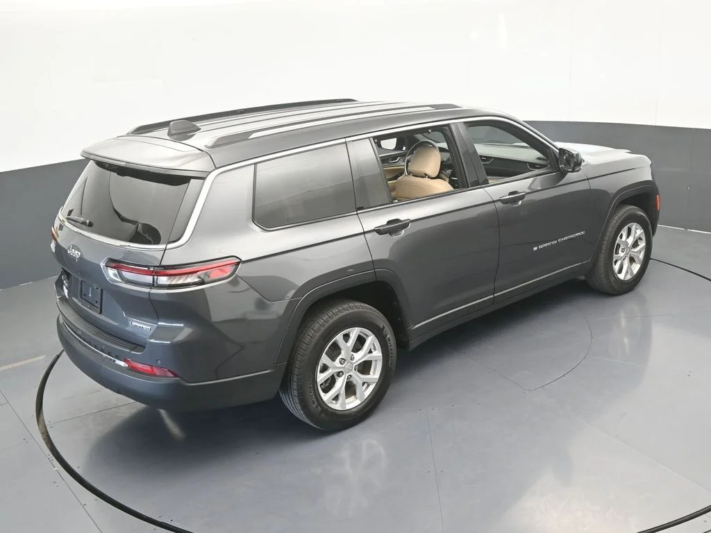 Used 2023 Baltic Gray Metallic Clearcoat Jeep Limited image 59