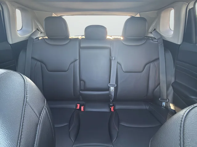 Used 2022 White Jeep Trailhawk image 34