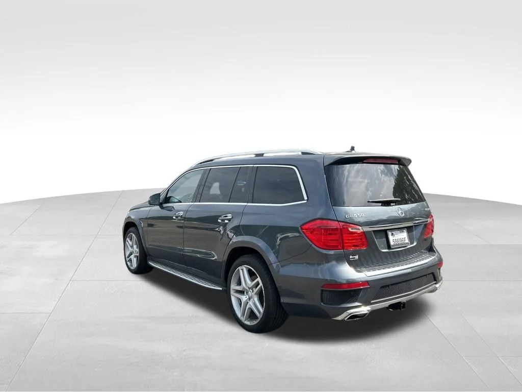 Used 2014  Mercedes-Benz GL 550 image 3