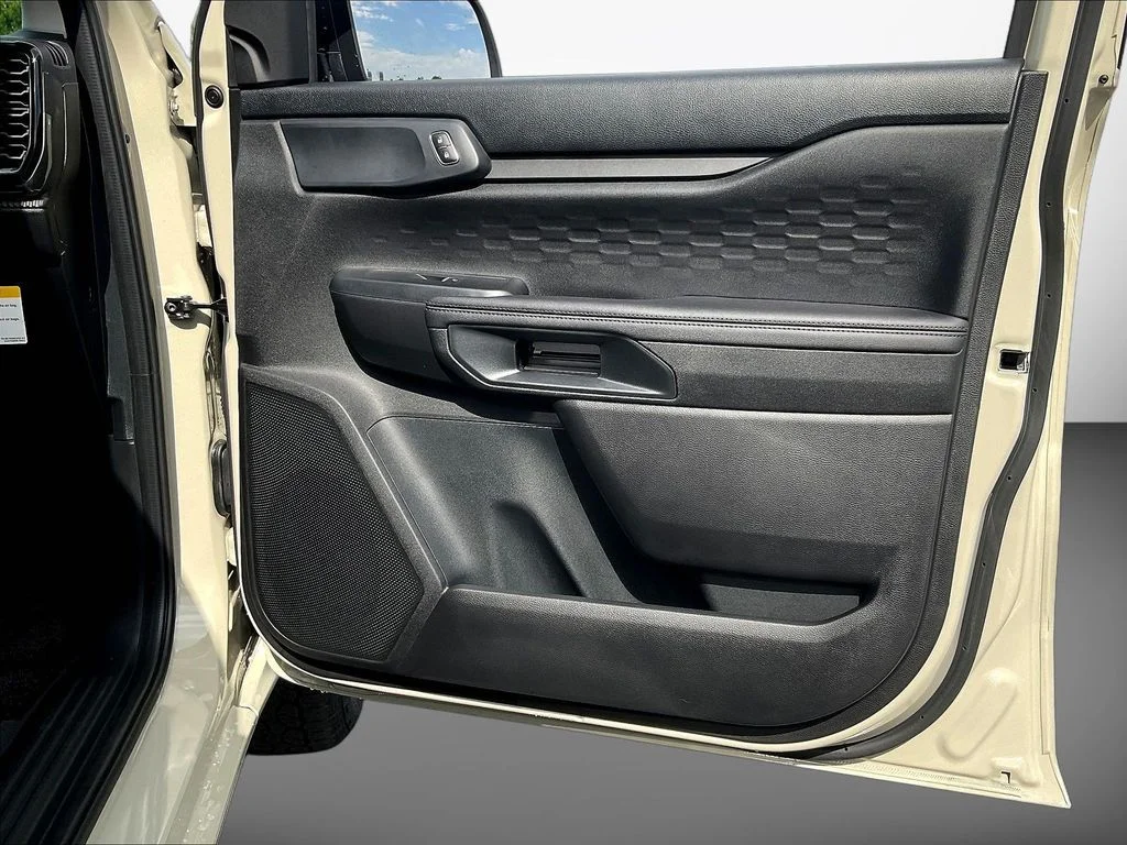 New 2026 Desert Sand Ford XLT image 30