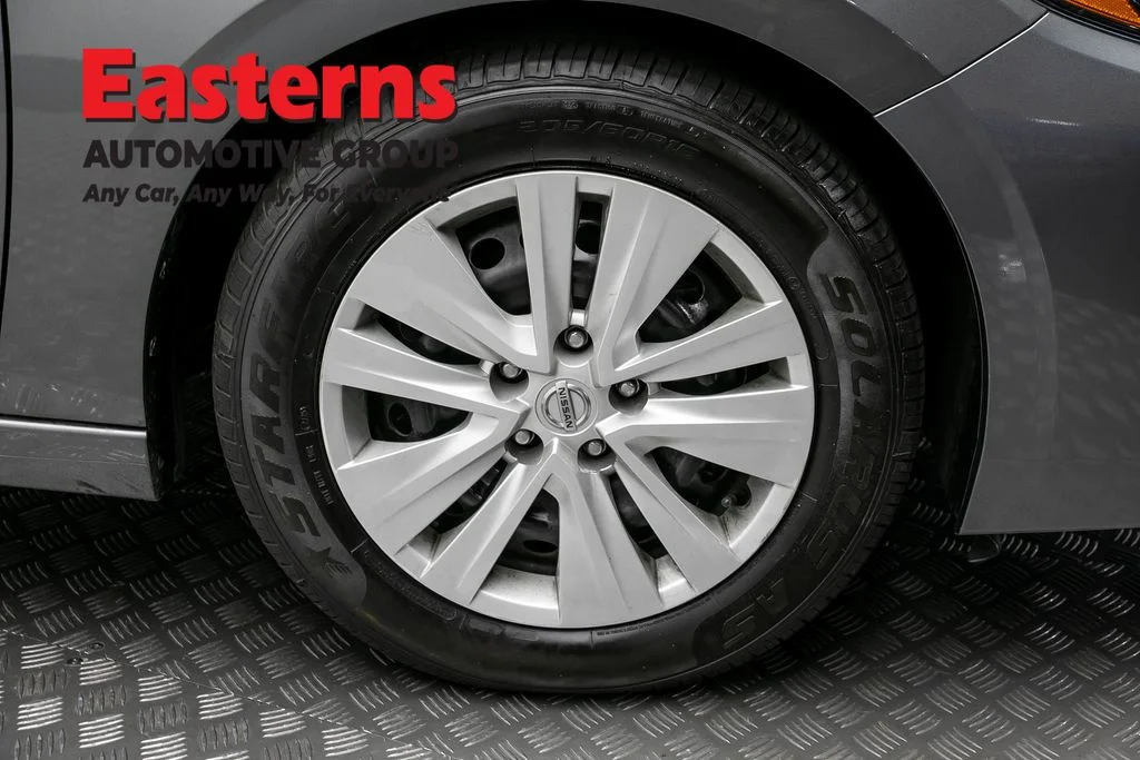 Used 2024 Gray Nissan S image 29