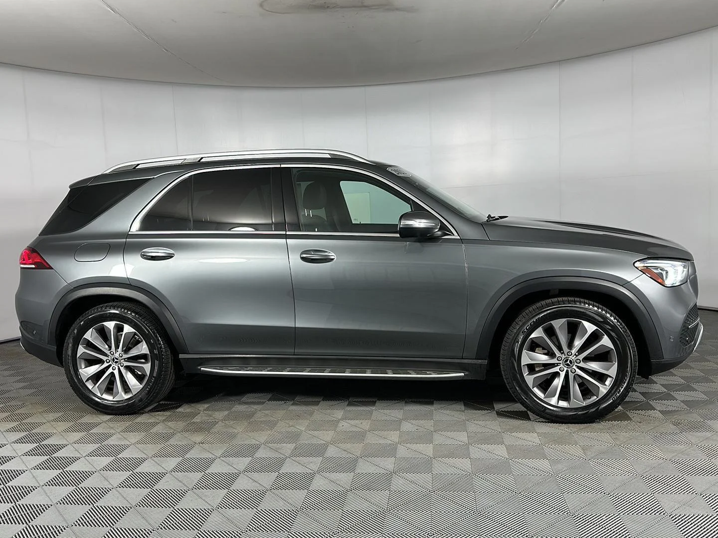 Used 2022 Selenite Grey Metallic Mercedes-Benz GLE 350 image 25
