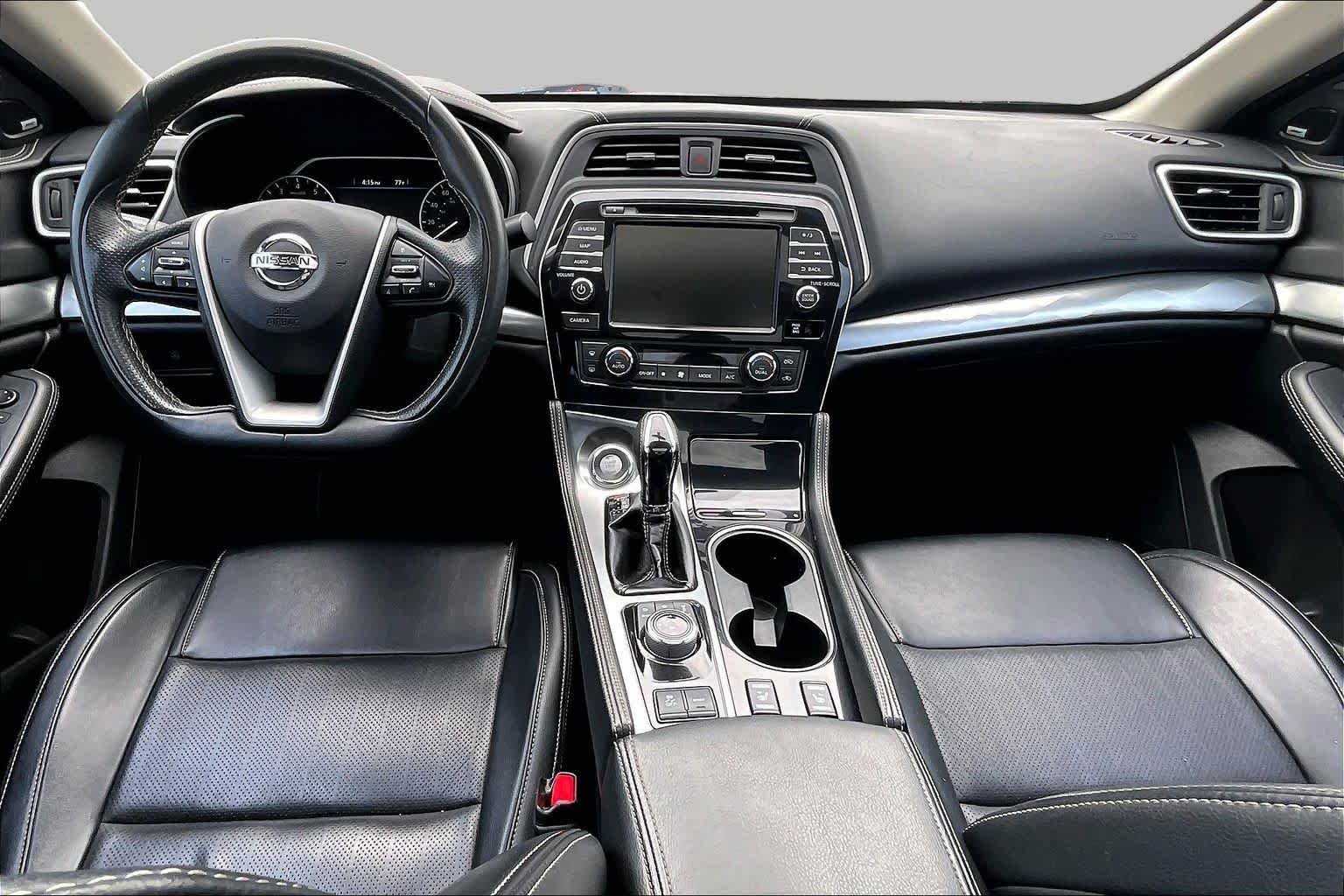 Used 2019 Deep Blue Pearl Nissan SL image 14