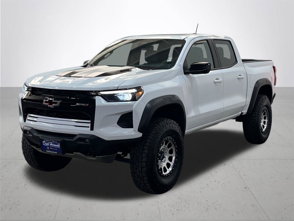 Used 2025 White Chevrolet ZR2 image 2