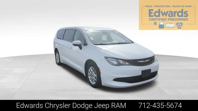 2023 Chrysler Voyager LX's photo